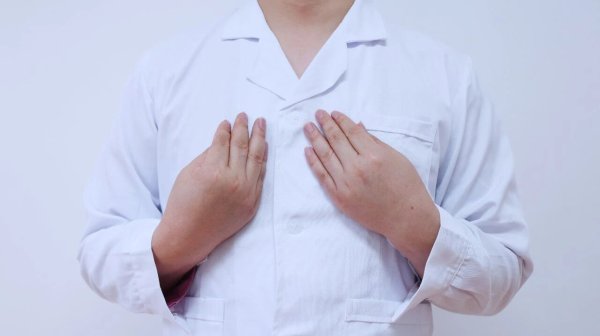 前十证券公司 肺部有癌，睡眠先知？睡觉时出现这些现象，可能是“癌症”在敲门